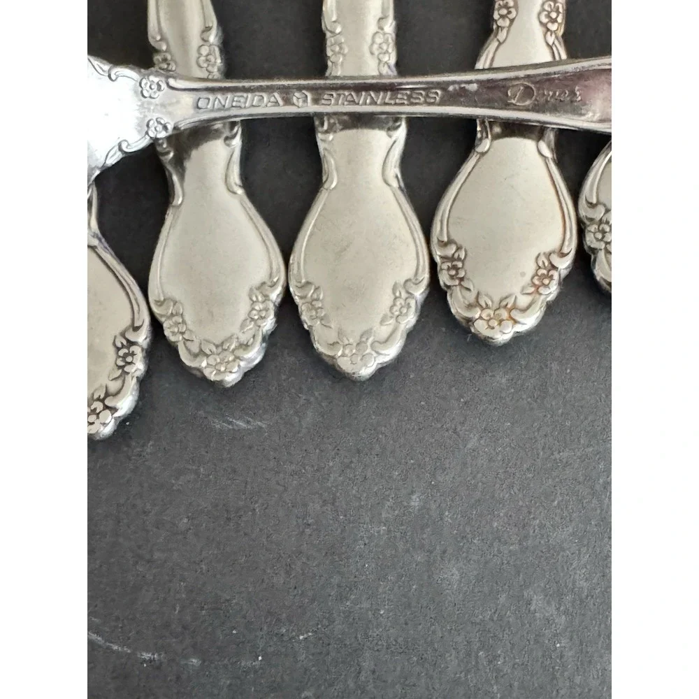 Oneida DOVER TEASPOONS Heirloom Cube‎ Stainless Flatware Glossy Lot Of 6
